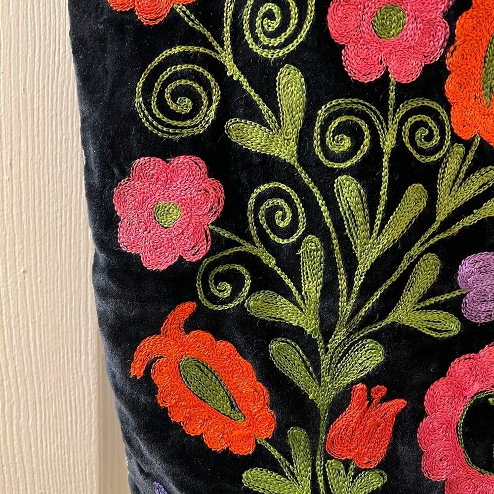 Vintage velvet Black Floral Embroidered Tote Bag - Colorful Flower Design - Picture 11 of 14